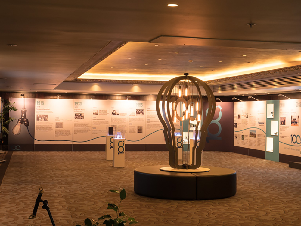 BESPOKE SHOWROOM DISPLAYS