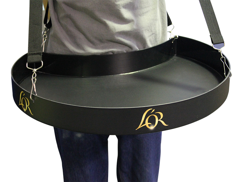 Black vendor trays can look excellent when combined with black graphics