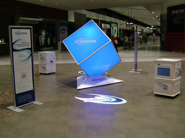 Giant illuminated cube