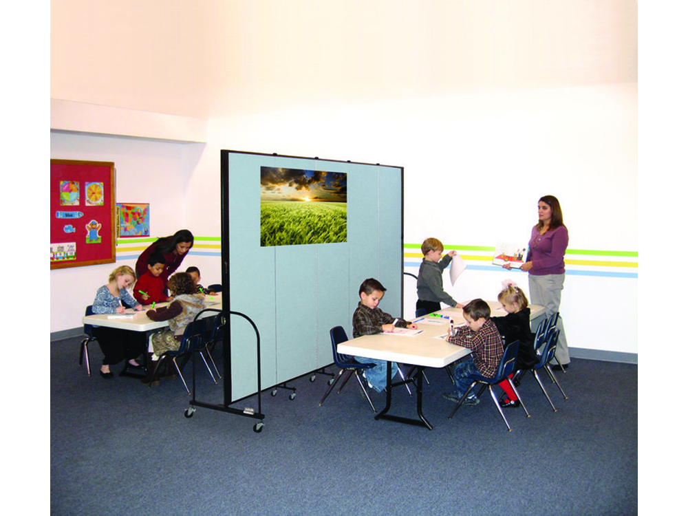  Screenflex being used in a church hall