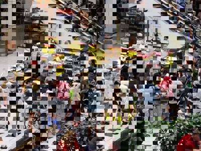 Shopping Centre Food Preper