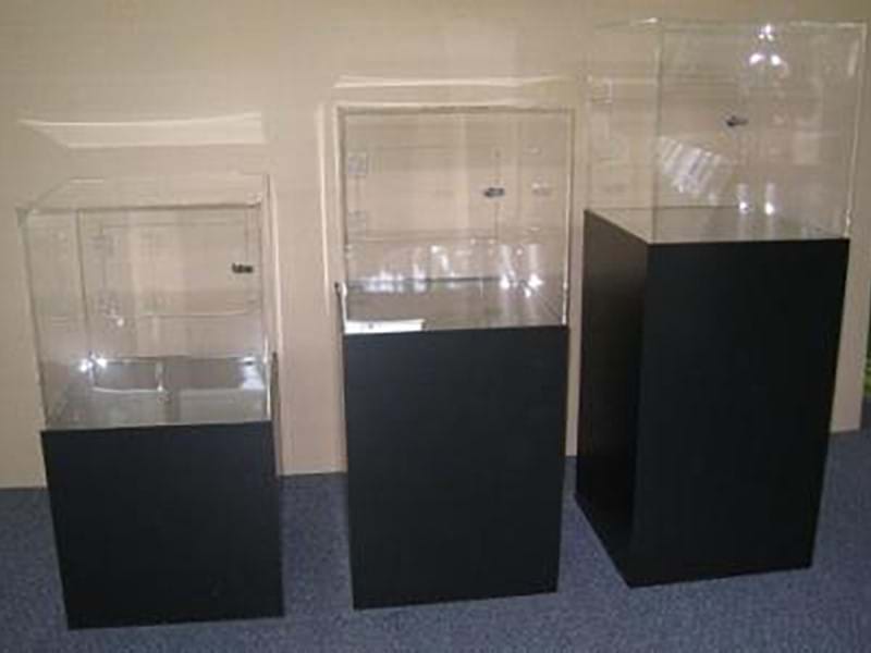 Showcase Plinths