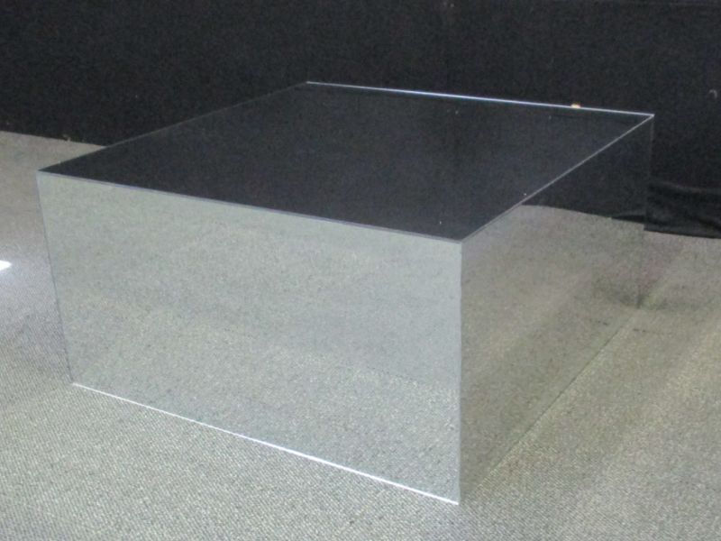 Low-rise mirror plinth for mannequin, 40cm high