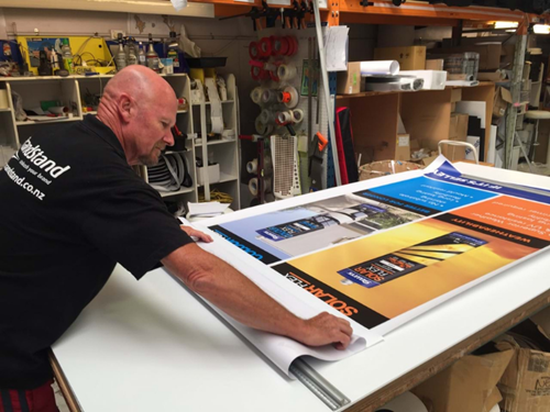 Monthly display and exhibition equipment maintenance