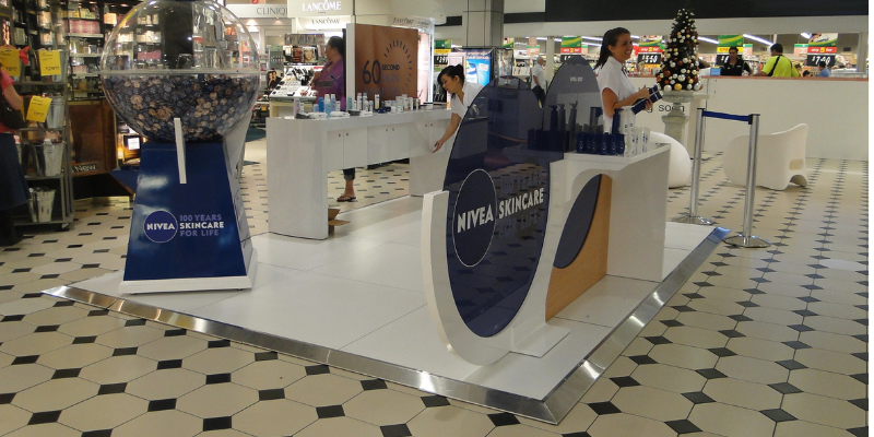 Shopping centre displays