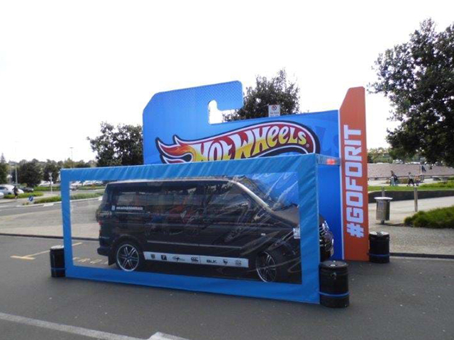 Giant Hot Wheels box recreation